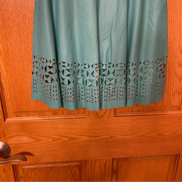 CUSP by Neiman Marcus Laser Cut Leather Looking Skirt - Picture 5 of 7